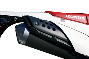 NC700X ドレスアップ H2C マフラーガーニッシュ